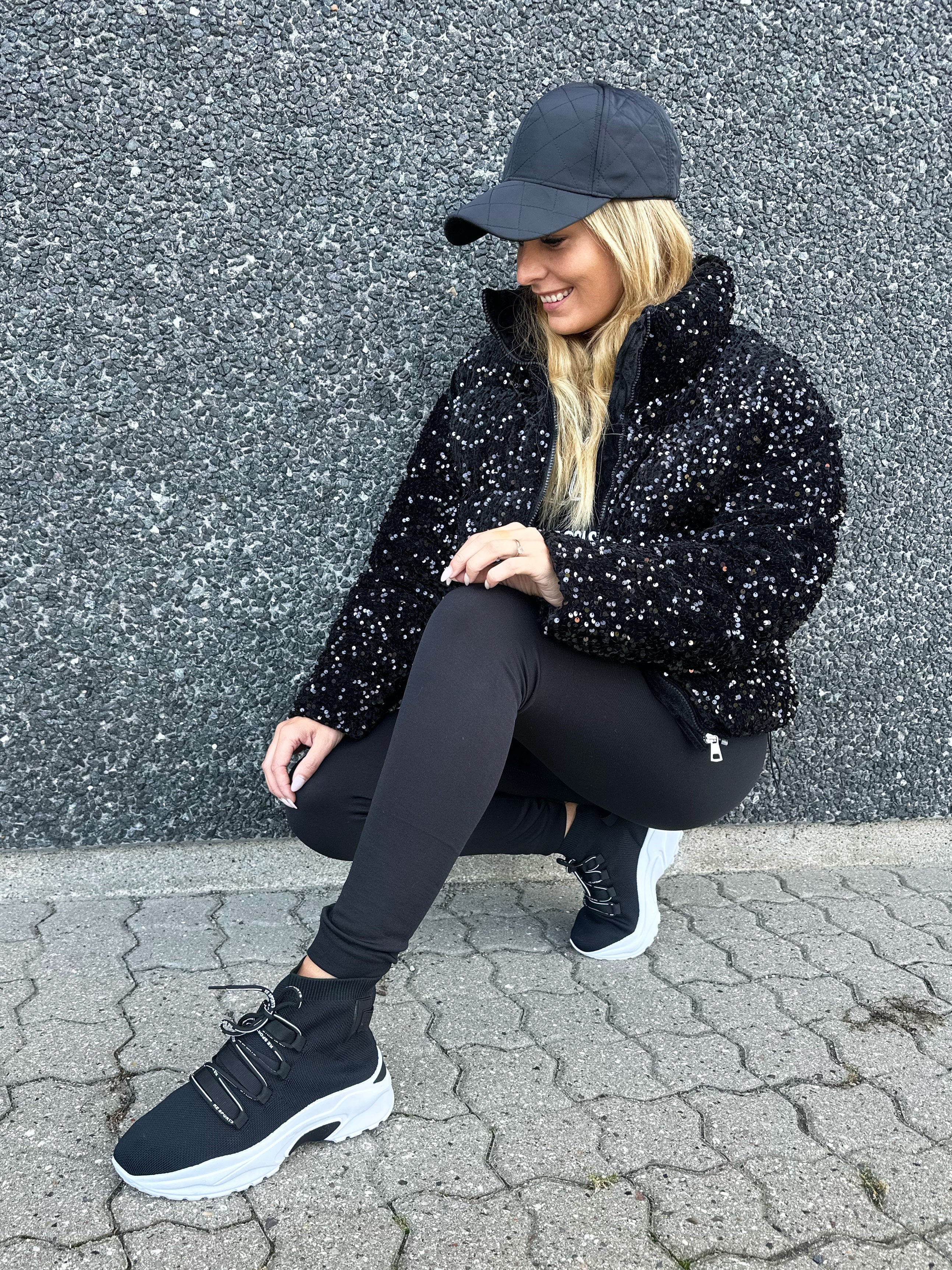 Alena - Kort dynejakke med pailletter